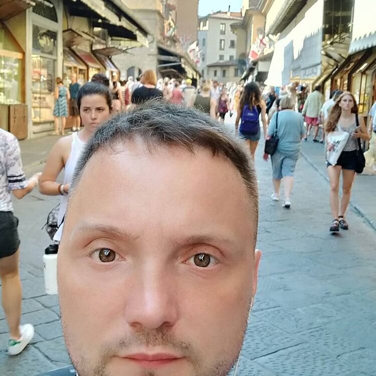  20575164  Igor, 41 ,    