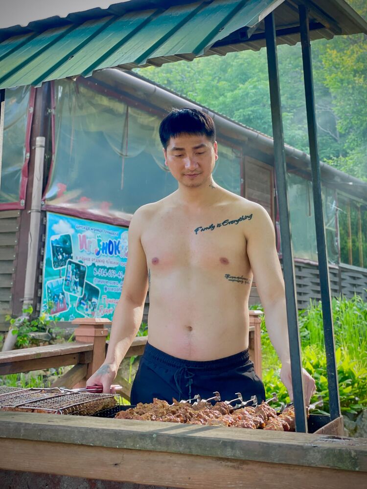  ,   Tony, 26 ,   ,   , c , 