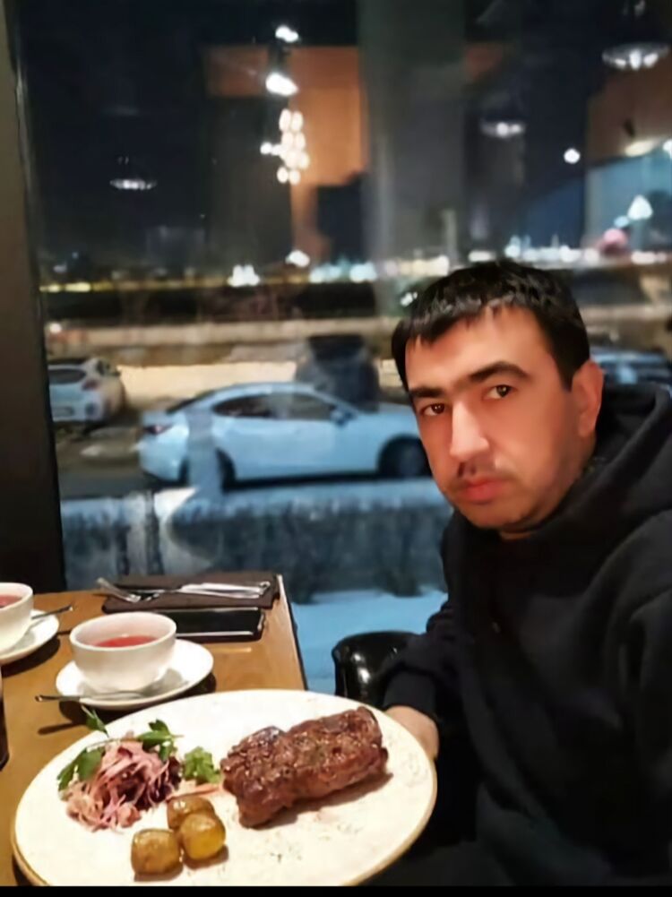  46956034  , 40 ,    