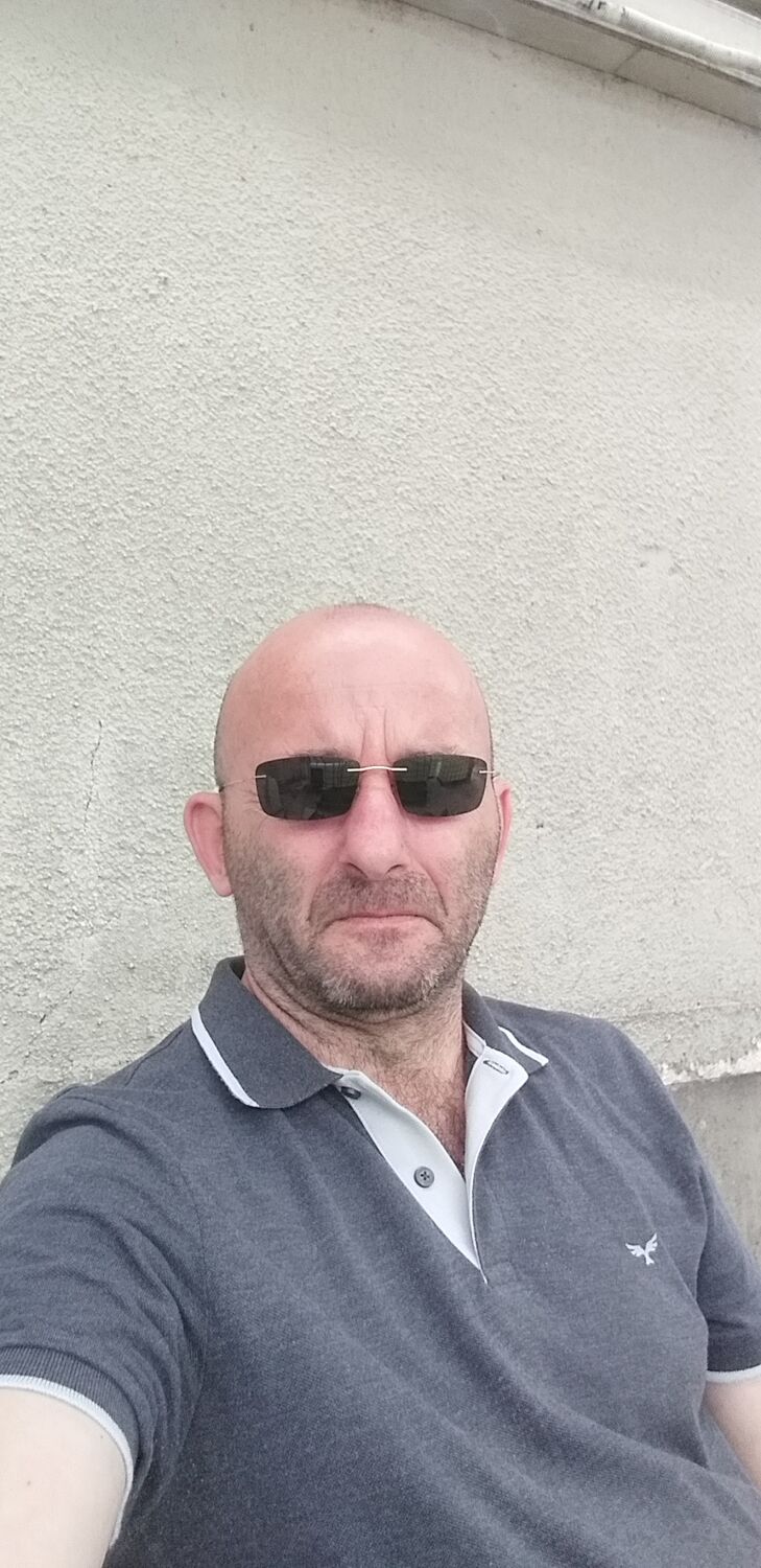  50323904  Daviti, 51 ,    