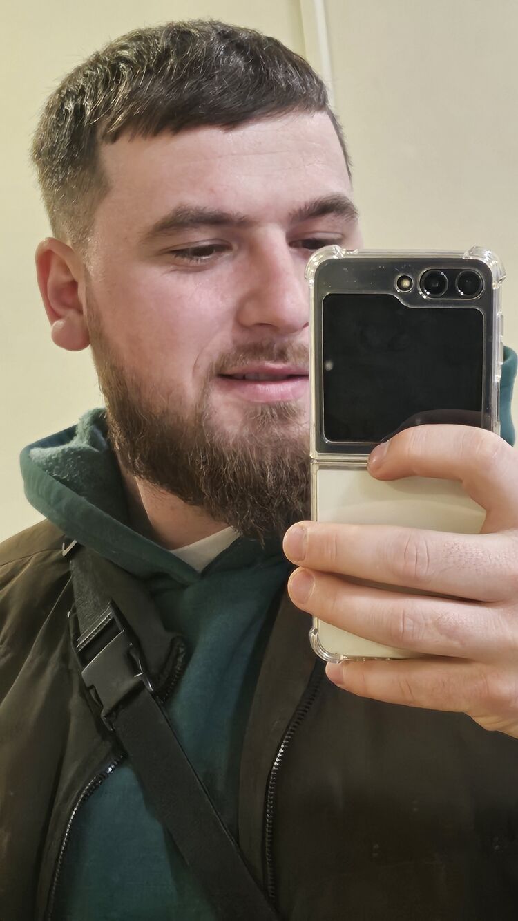  ,   Ashot, 25 ,   ,   , c 