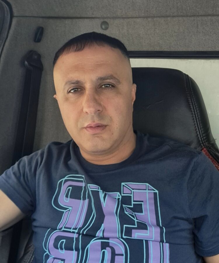  54172644  Amin, 42 ,    