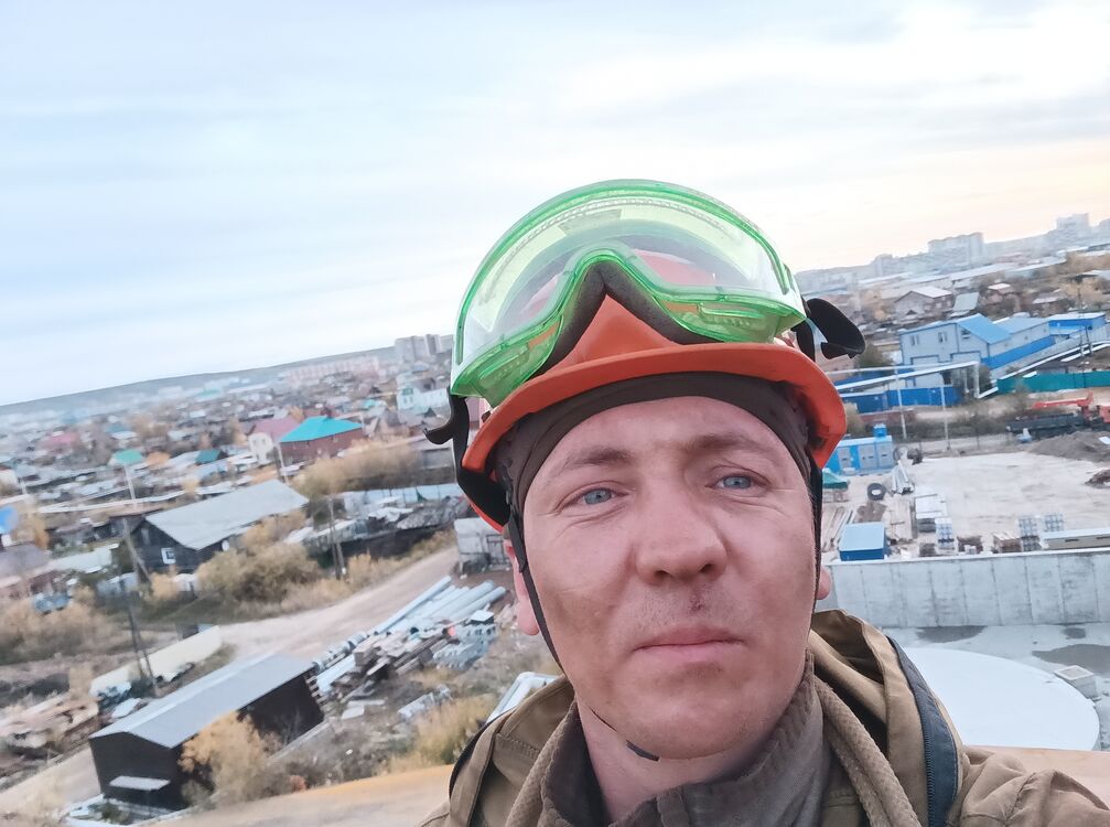  53802074  Lukich, 37 ,    