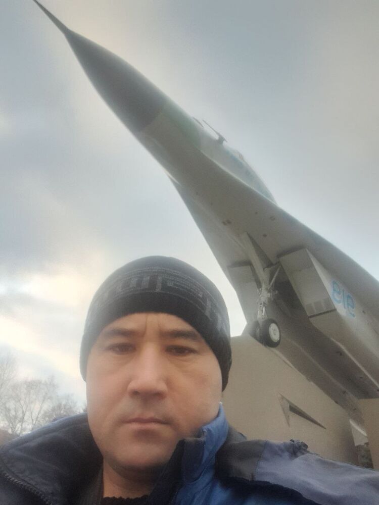  52896604  , 37 ,    