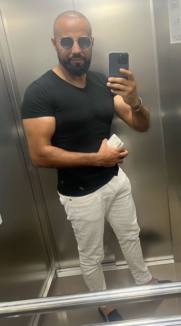  ,   Hossam, 22 ,   ,   