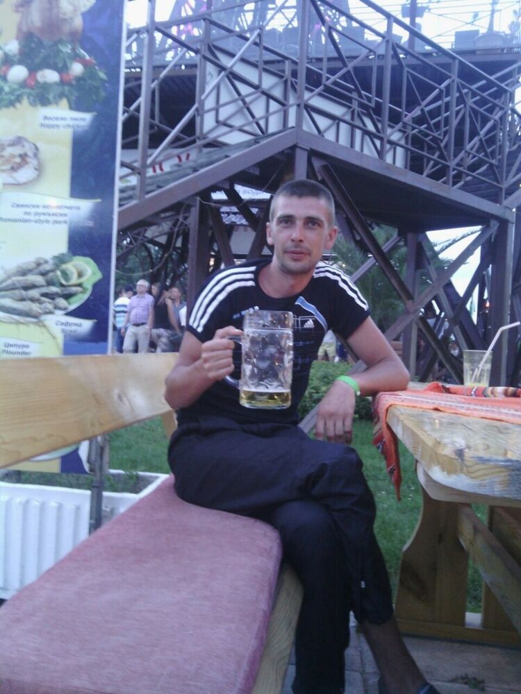  33978394  Alexandru, 42 ,    