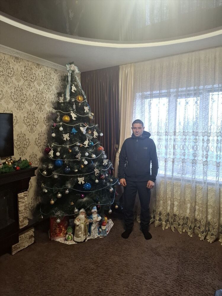  ,   Alex, 38 ,   ,   
