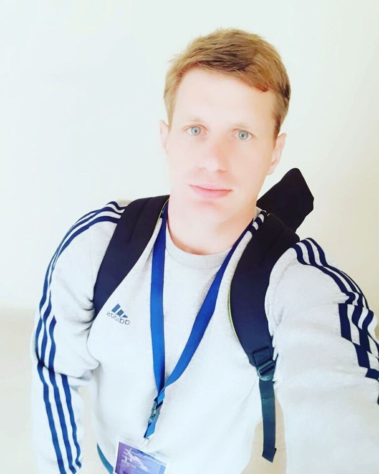  22911424  Vladimir, 40 ,    