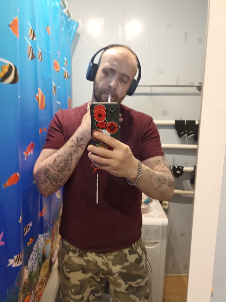  ,   Serj, 39 ,   ,   