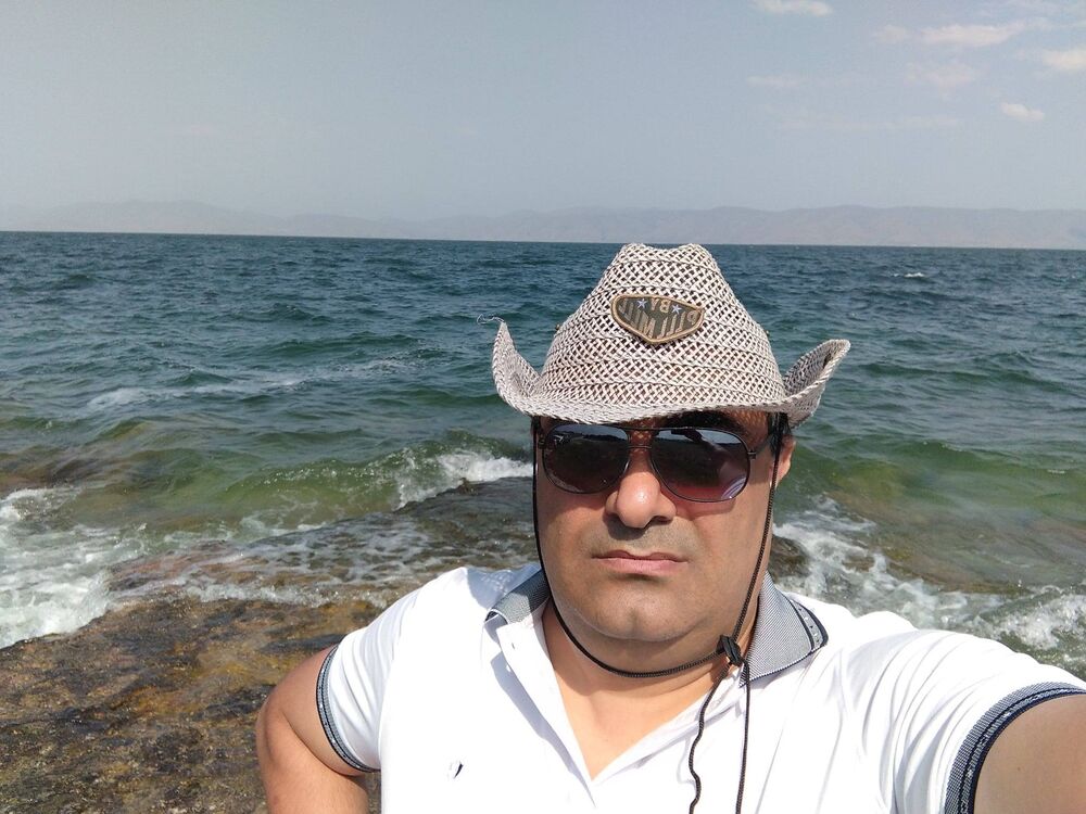  43220354  Director, 99 ,    