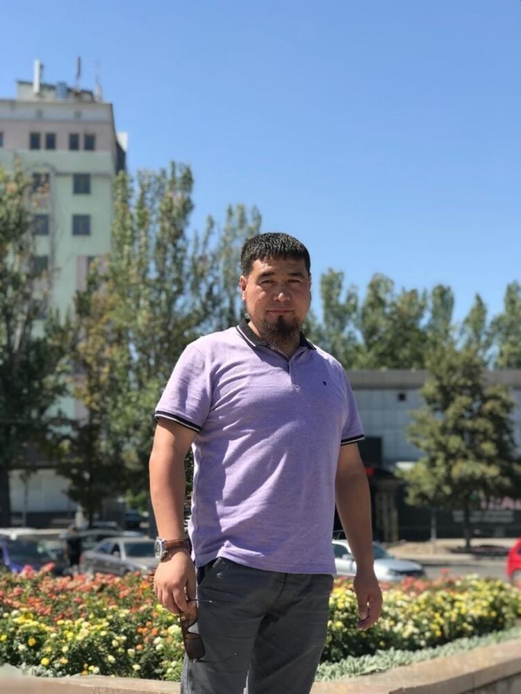  18788604  Nurbek, 37 ,    