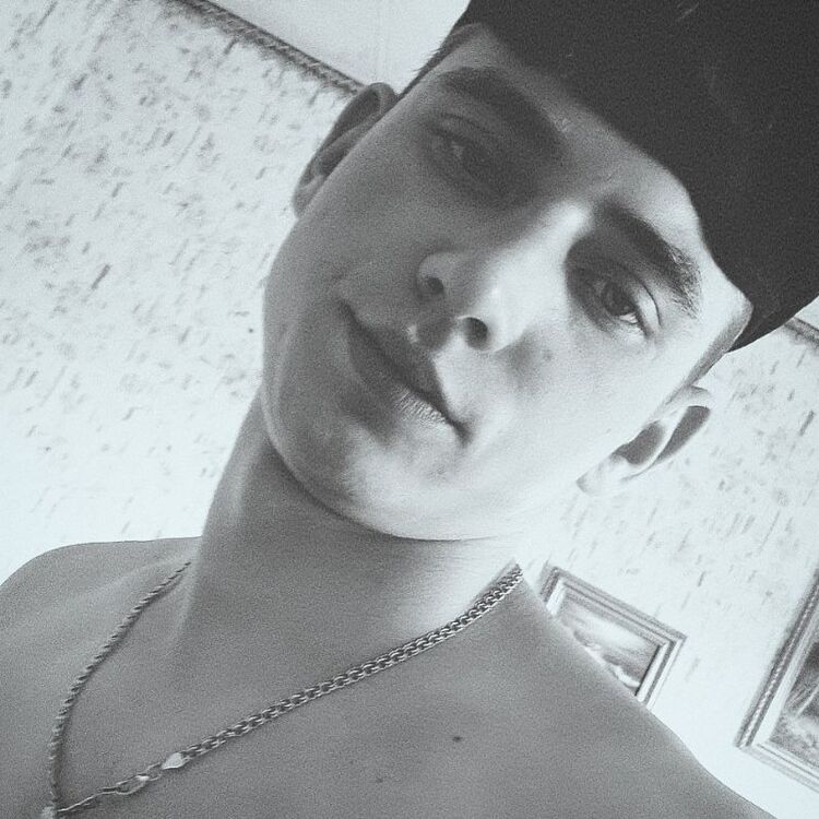  30241684  Ivan, 26 ,    