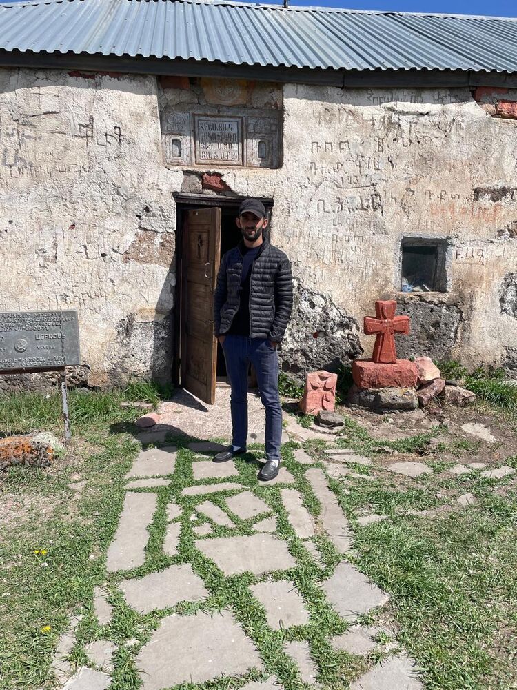 ,   Armen, 31 ,   ,   