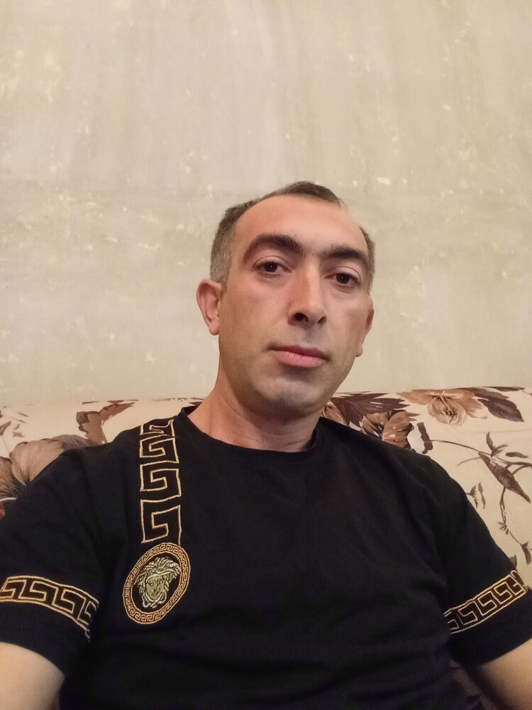  44356534  Hayk, 39 ,     