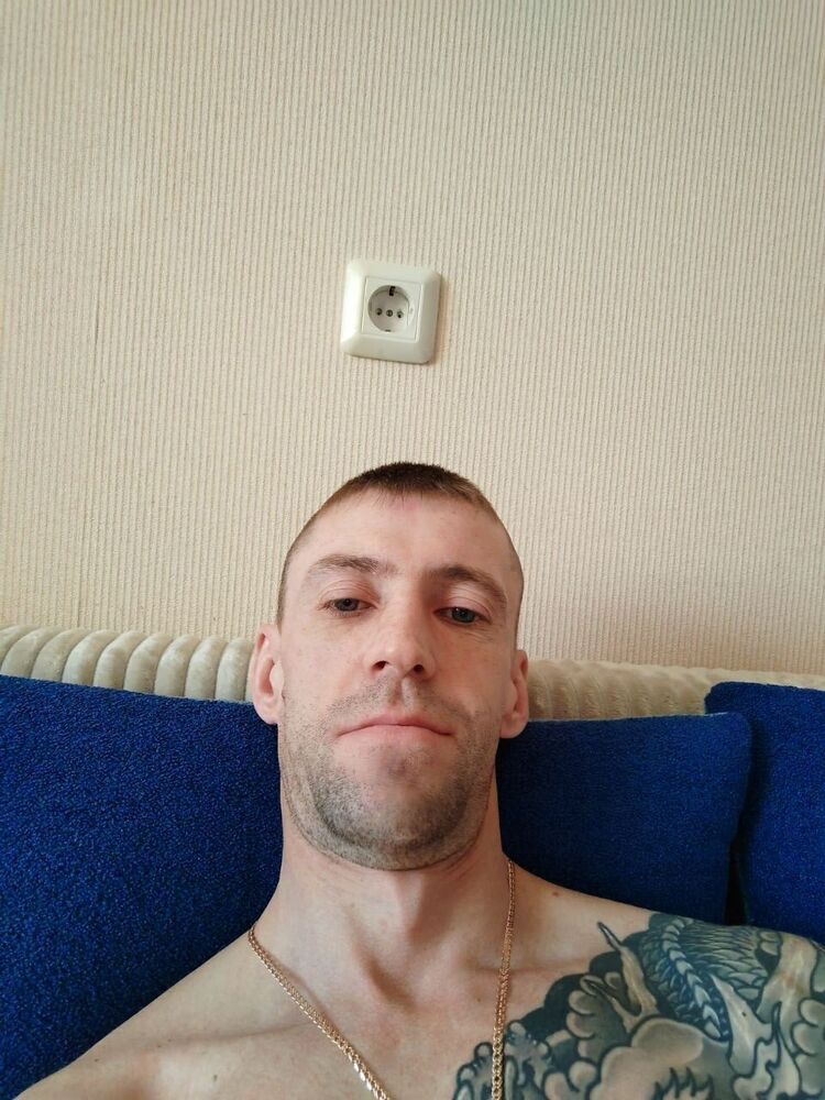  49432104  Ԩ, 40 ,    