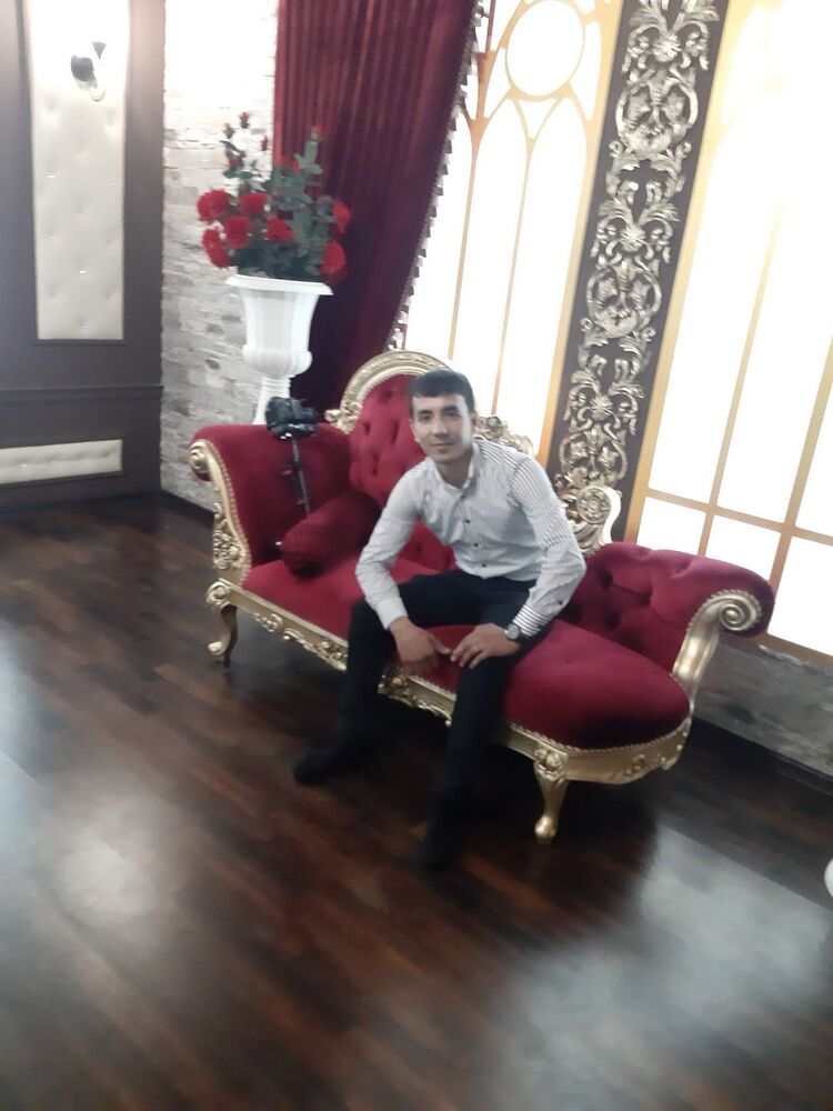  33573754  Farrux, 31 ,    