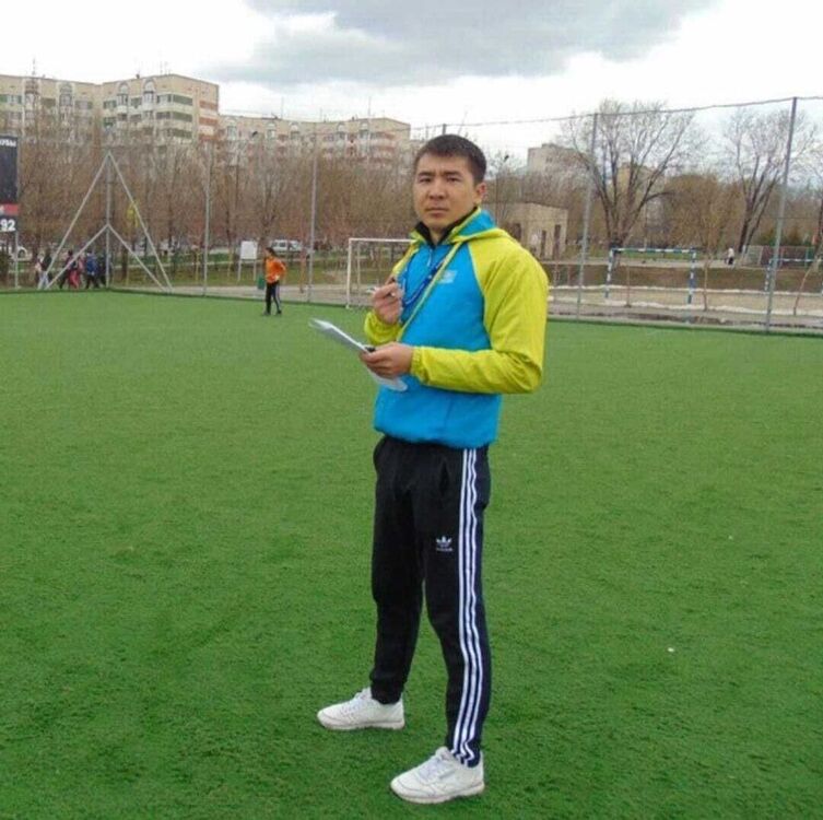  25854844  Azamat, 31 ,    