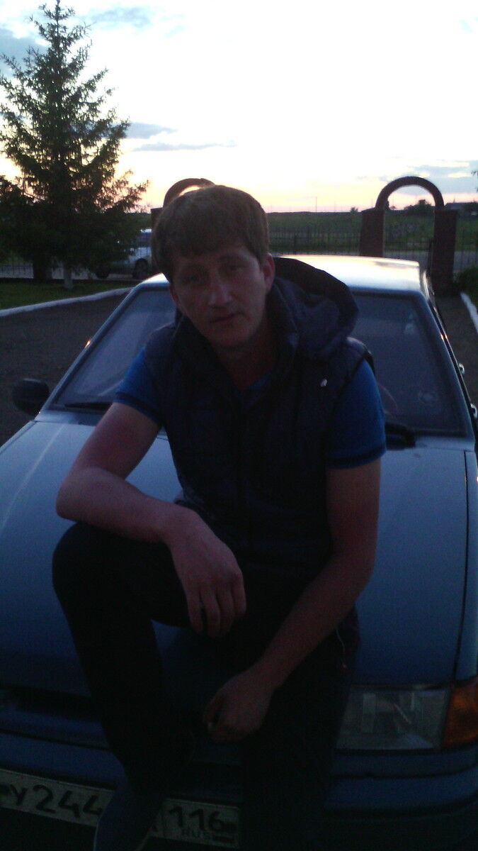  17399714  Makxim, 36 ,    