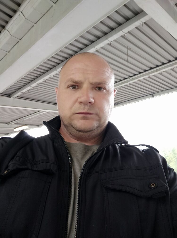  22501184  Iwan, 47 ,    