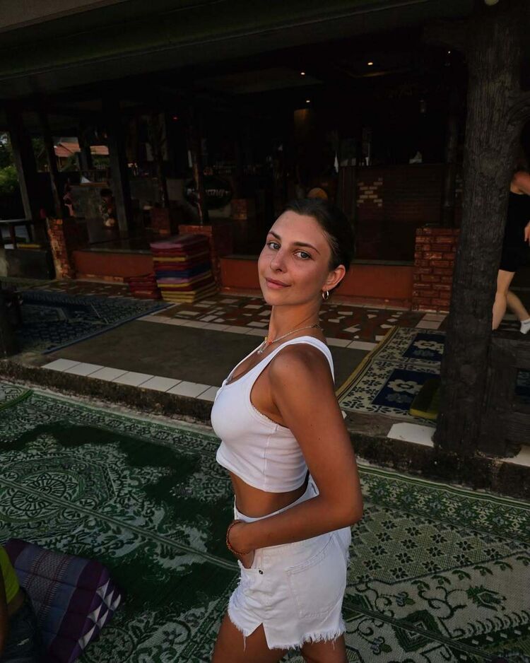  48303144  , 28 ,    