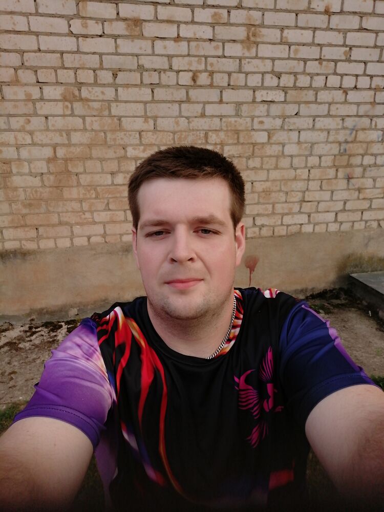  ,   Viktor, 30 ,     