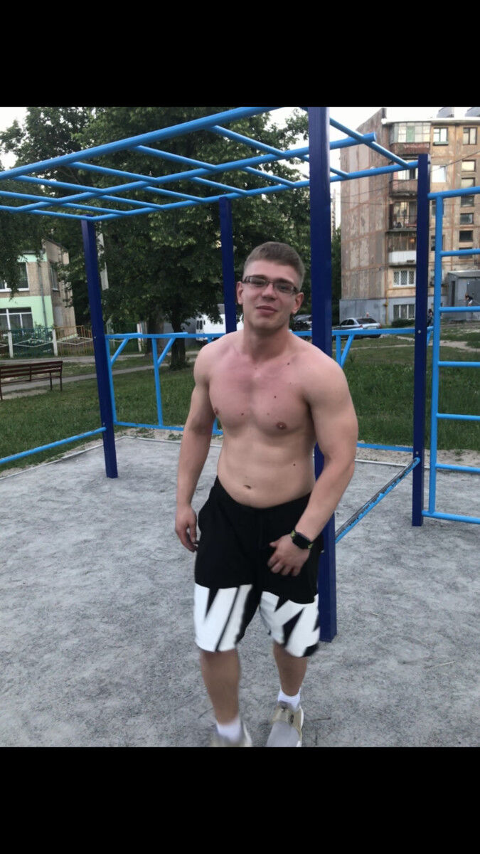  ,   Artur, 28 ,   ,   , c 