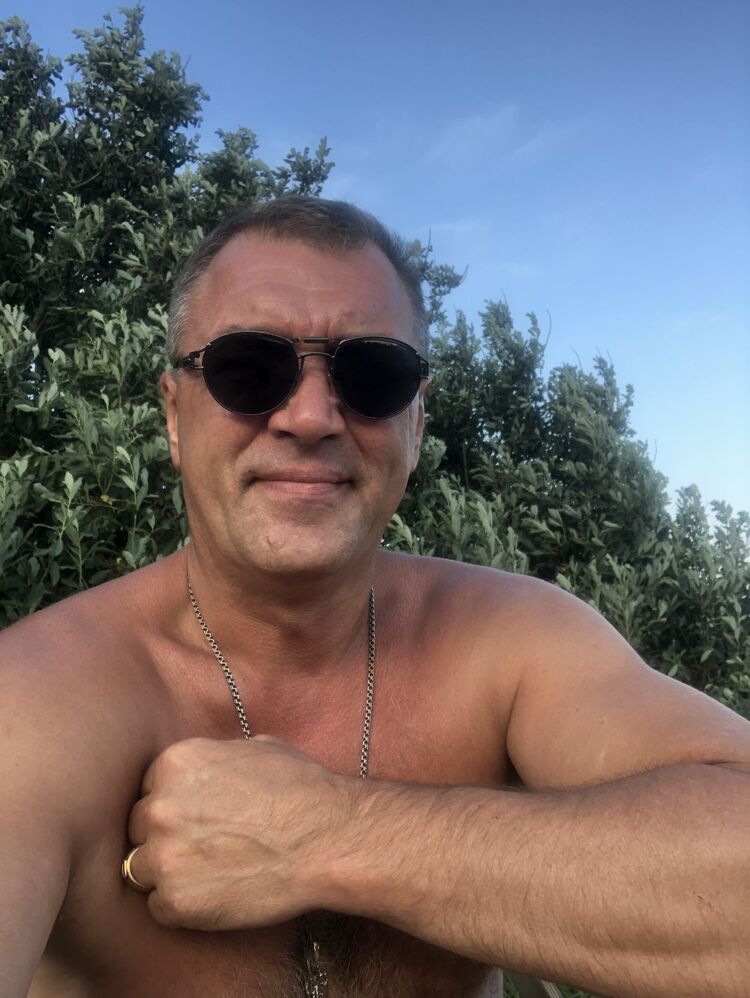  29772114  Alex, 53 ,    