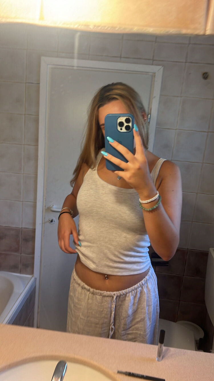  45484214  Katya, 20 ,    