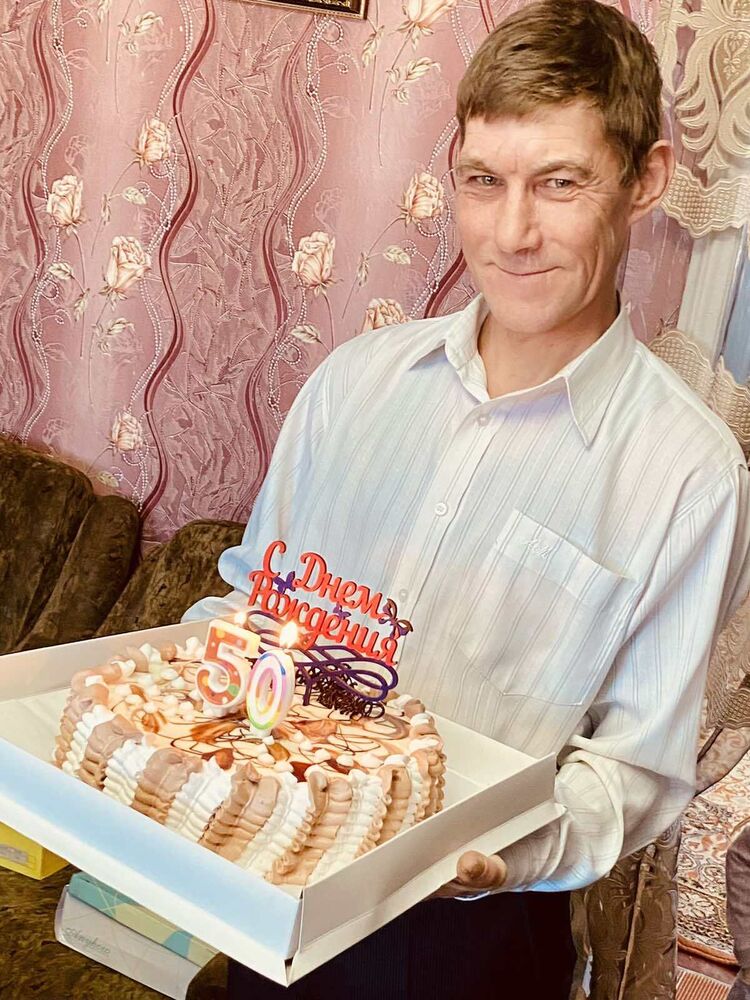  22738974  Sergej, 54 ,    