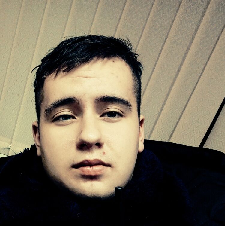  32364964  Max, 23 ,    