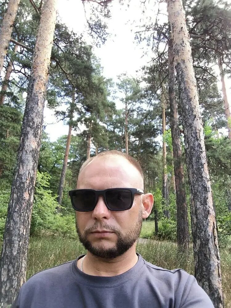  35179314  Pavel, 39 ,    