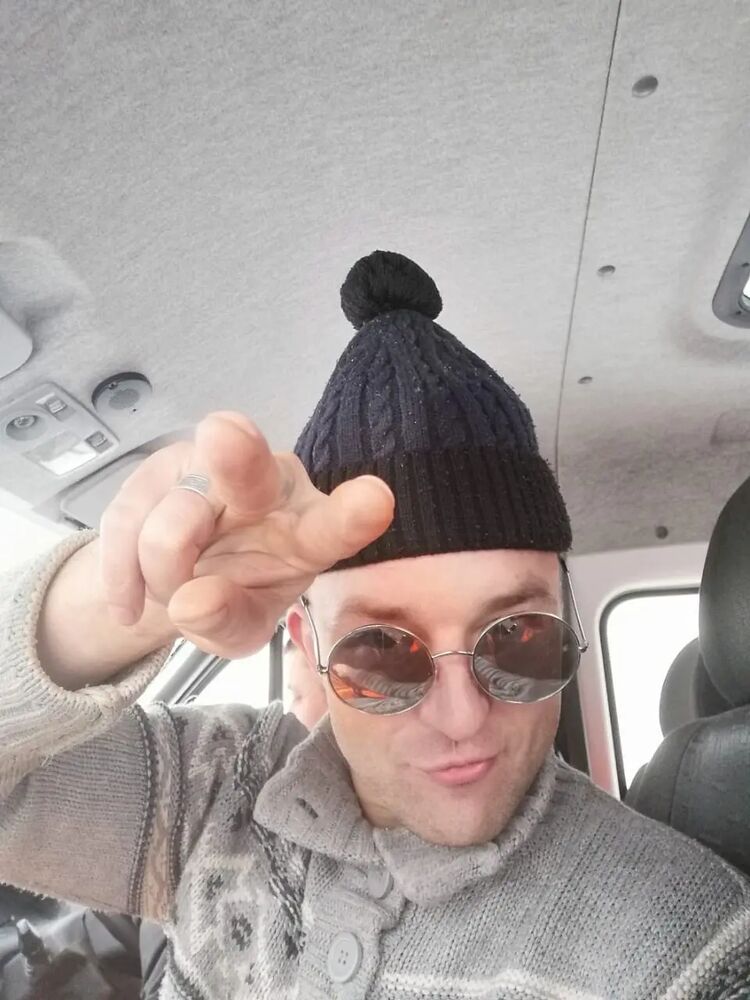 33768184  Pavel, 35 ,    