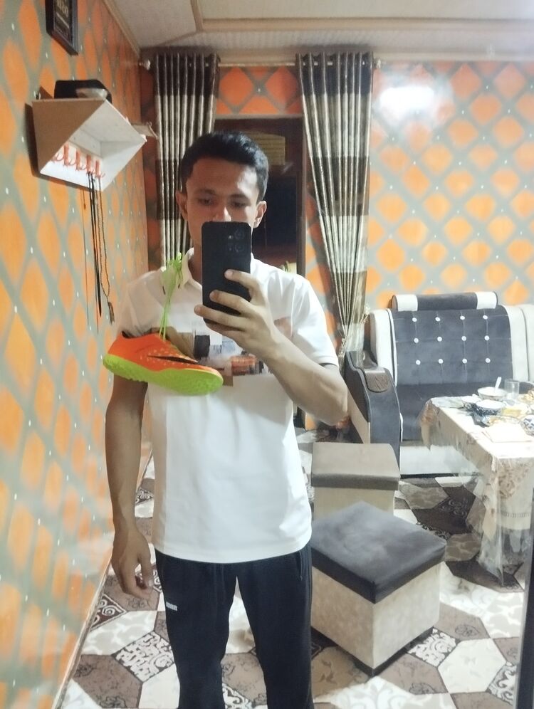  ,   Fayzullo, 22 ,   ,   