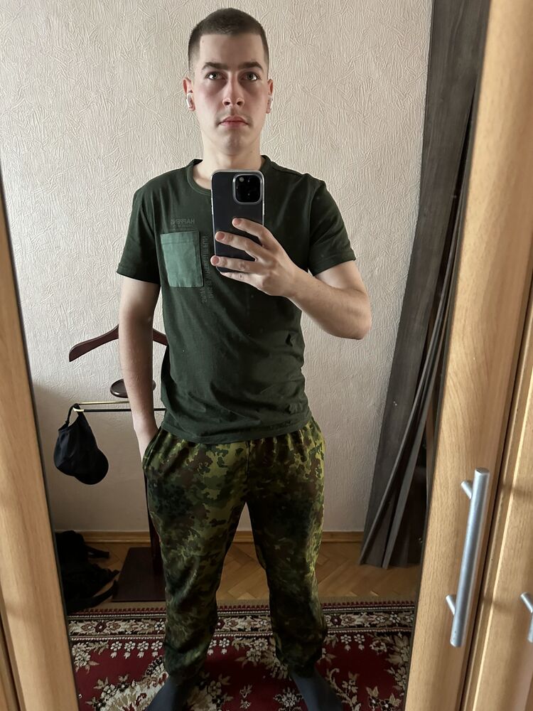  46581074  , 24 ,    