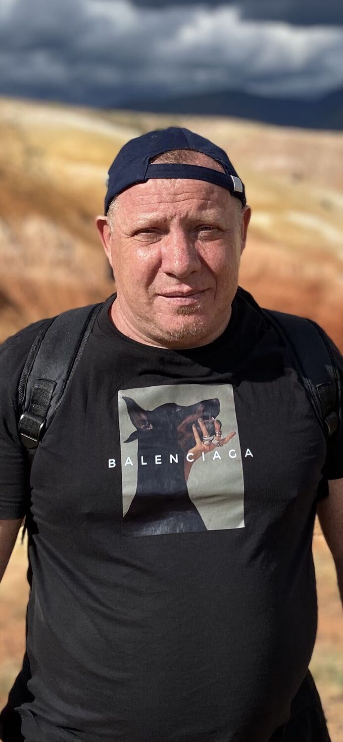  ,   Sergio, 44 ,   ,   , c 
