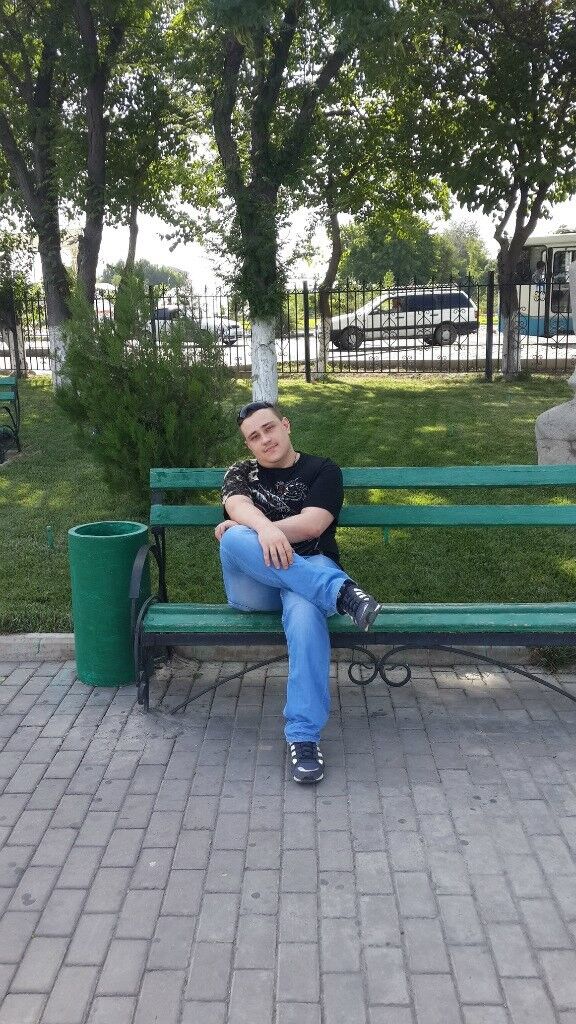  8263924  Jon, 36 ,    