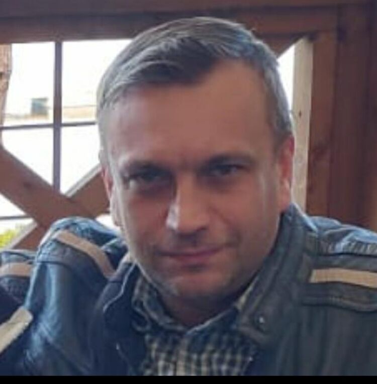  32238184  Pawel, 48 ,    