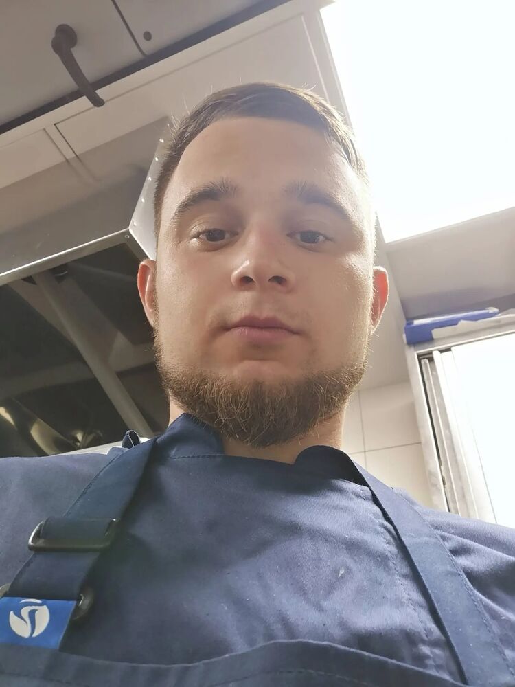  37476124  Nikita, 24 ,    