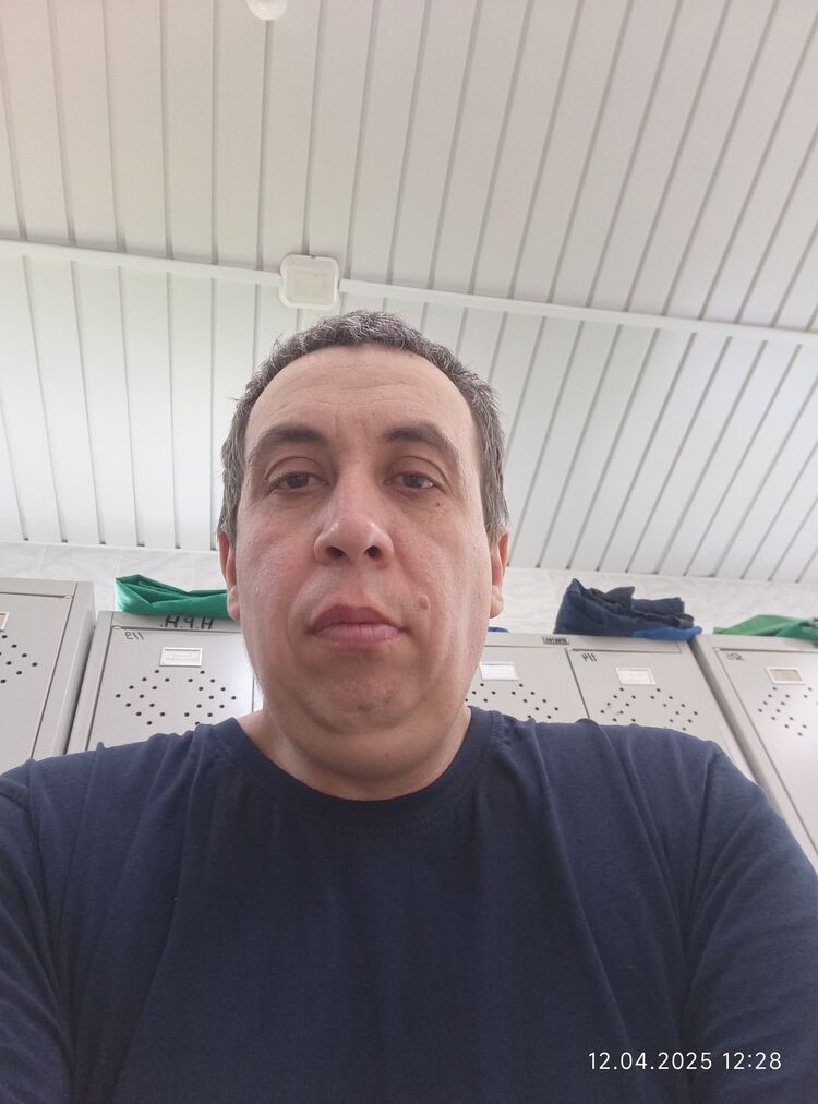  ,   Ruslan, 43 ,   ,   , c , 