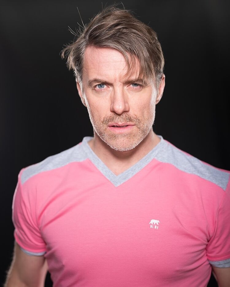  48963504  Aleksandr de, 61 ,    