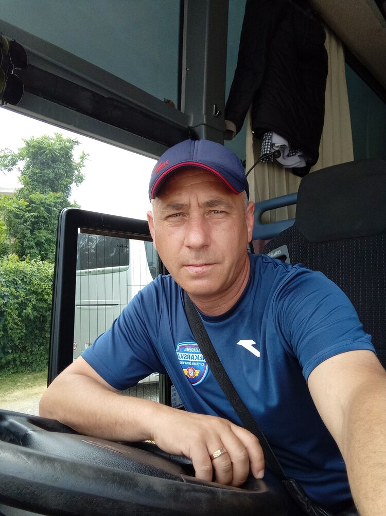  ,   Valeriu, 42 ,   ,   , c 