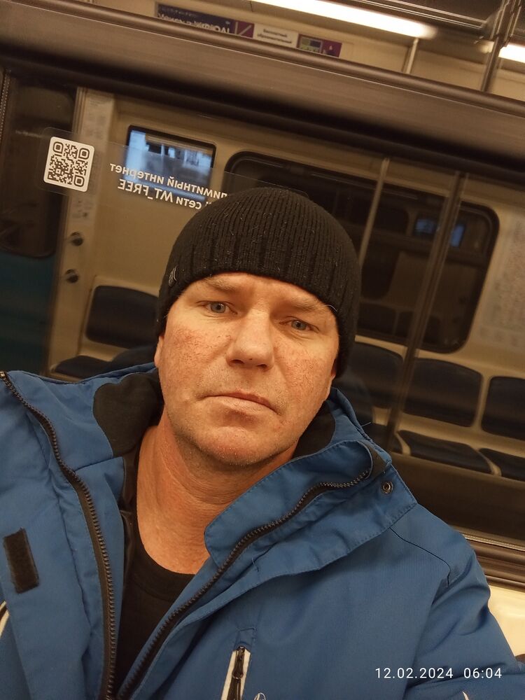  41797634  Yury, 41 ,    