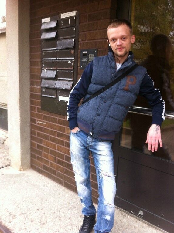  ,   Eduard, 35 ,   