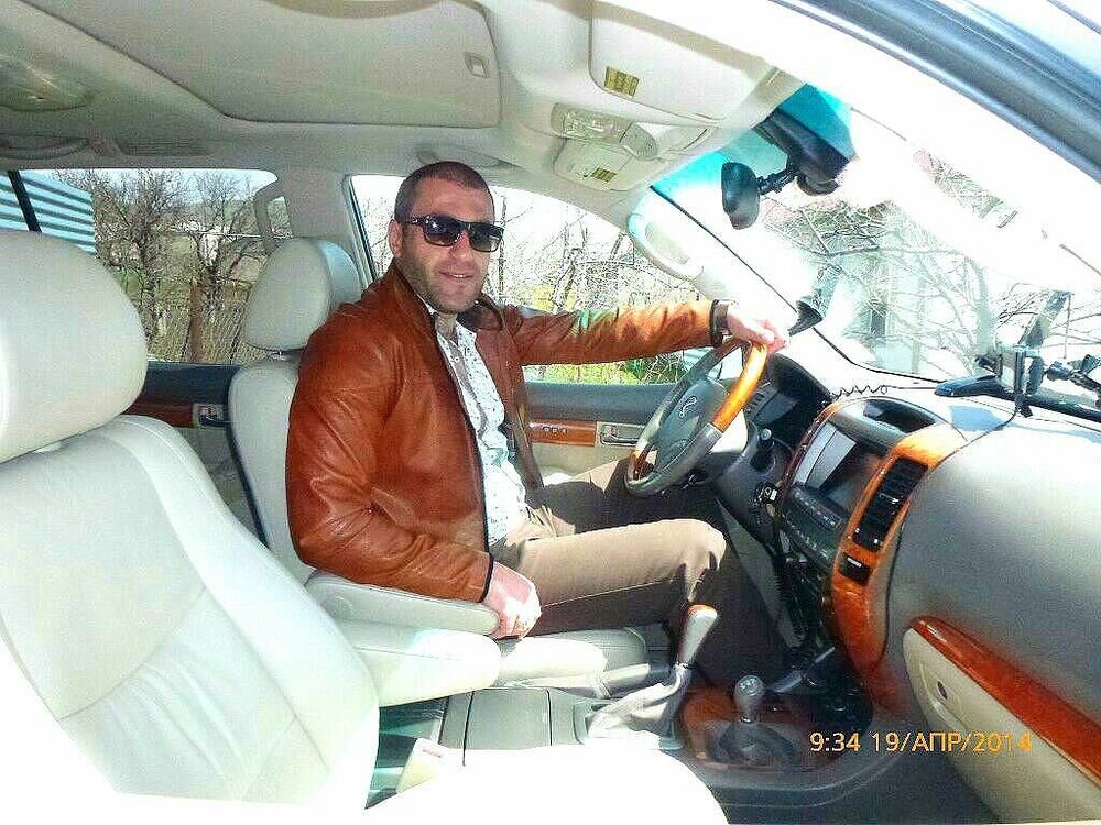  5404754  Arman, 40 ,    