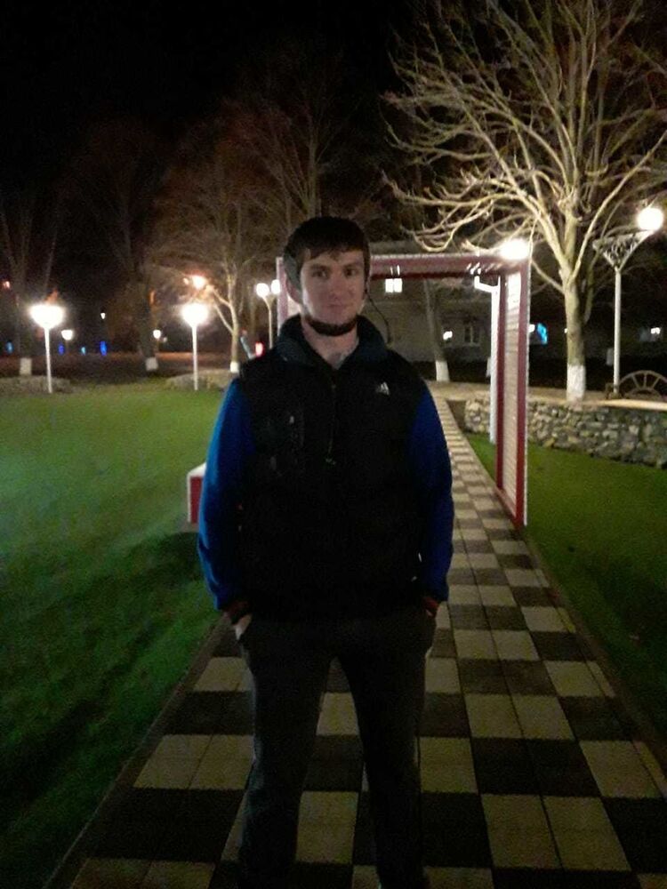  ,   Adam, 32 ,   ,   , c 