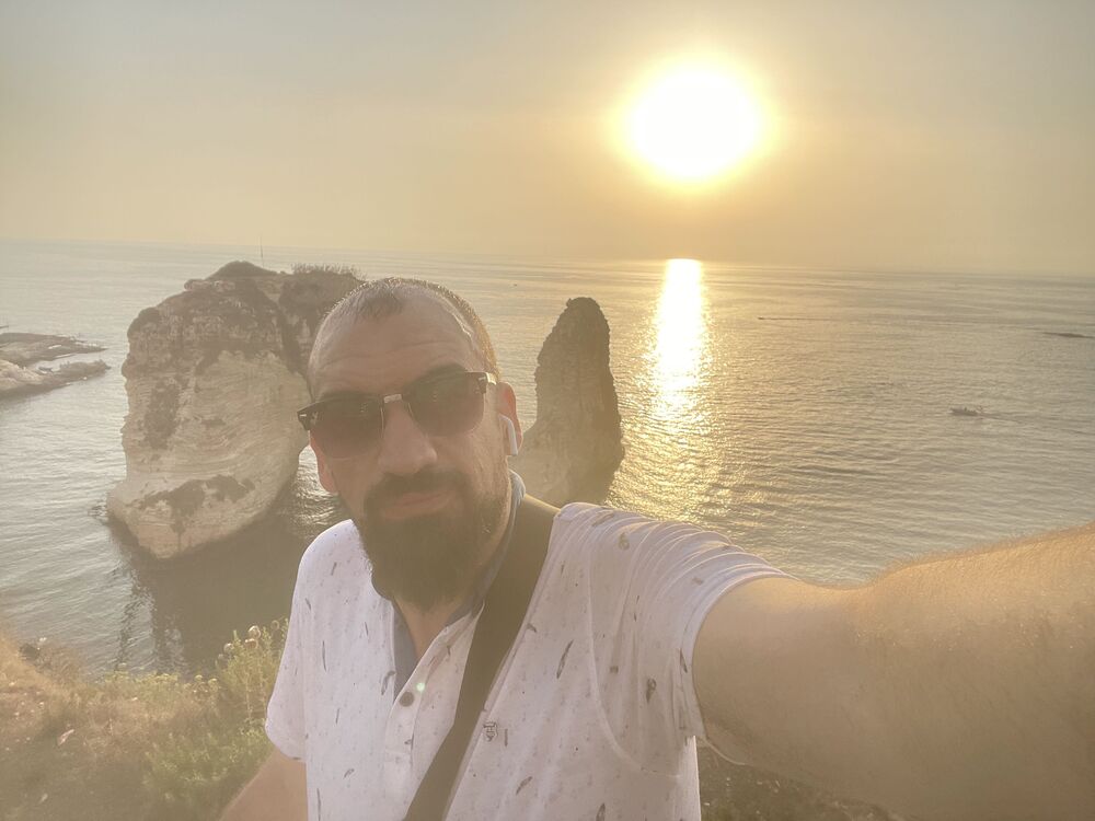 ,   Adel, 41 ,   ,   