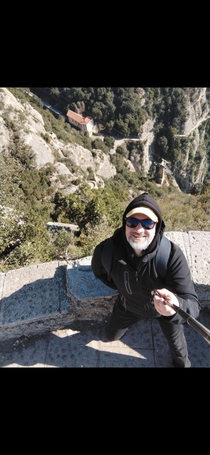  41210104  Irakli, 44 ,    