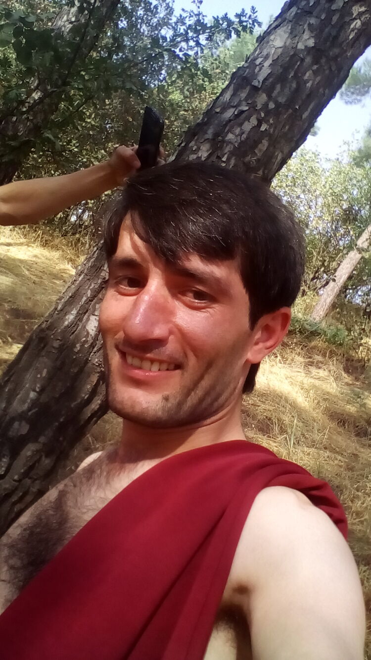  24136414  Golib, 33 ,    