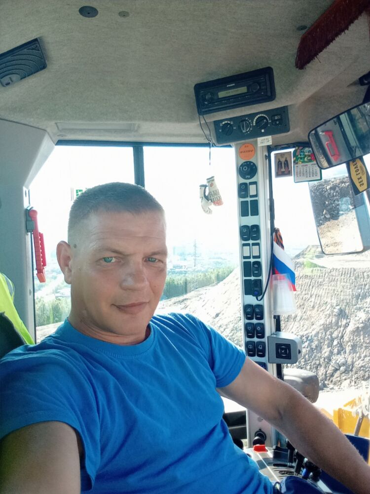  52861714  , 39 ,    