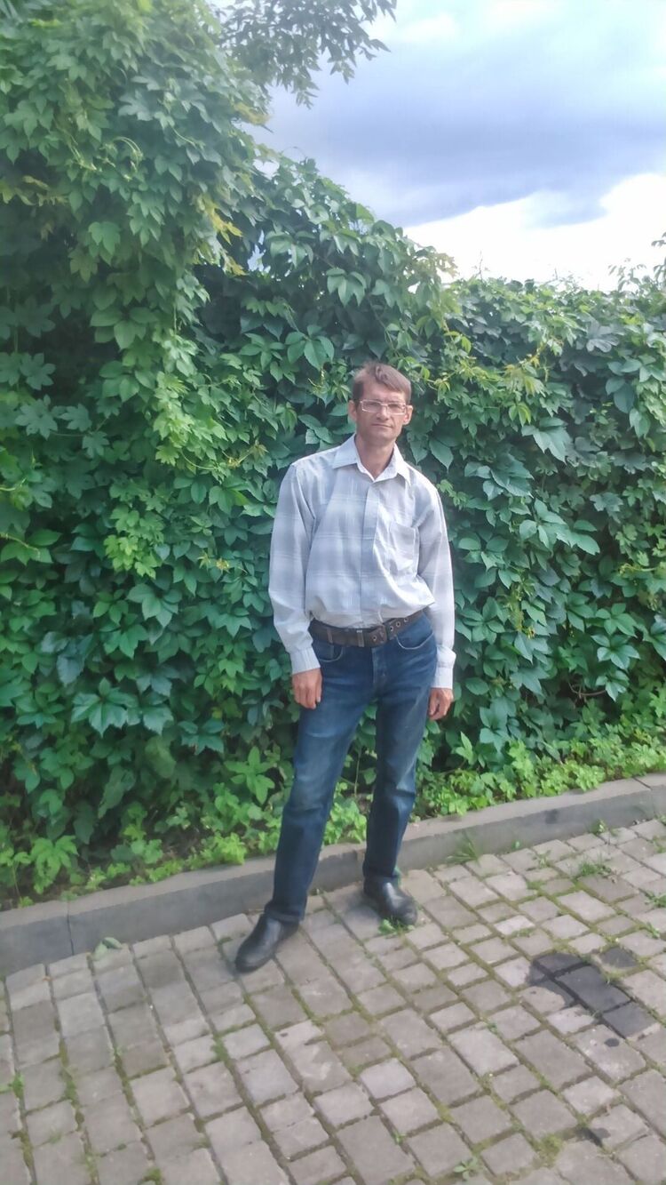  28757834  Andrej, 48 ,    